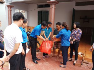 Chương trình từ thiện thăm hỏi, động viên, trao quà đồng bào bị thiệt hại do thiên tai, lũ lụt