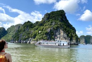 Du lịch giữa tâm dịch: Liều được nhiều?