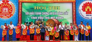 Hội thi gói, nấu bánh chưng và giã bánh giầy tỉnh mở rộng lần thứ VI