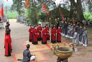 MỐI LIÊN QUAN GIỮA TÍN NGƯỠNG THỜ CÚNG HÙNG VƯƠNG VÀ HÁT XOAN Ở PHÚ THỌ