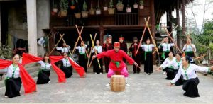 Múa trống đu – nghệ thuật diễn xướng dân gian tiêu biểu của người Mường tại Yên Lập