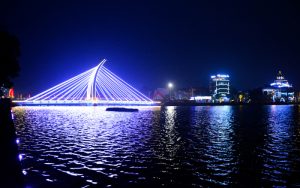 Những cây cầu du lịch trong lòng Thành phố.