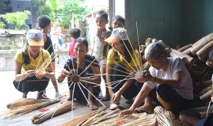 Phát triển làng nghề gắn với du lịch
