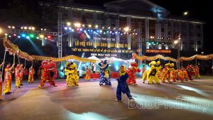 Rực rỡ sắc màu Lễ hội văn hóa dân gian đường phố
