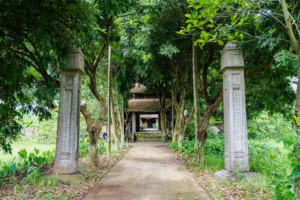 Đền đá Phú Đa