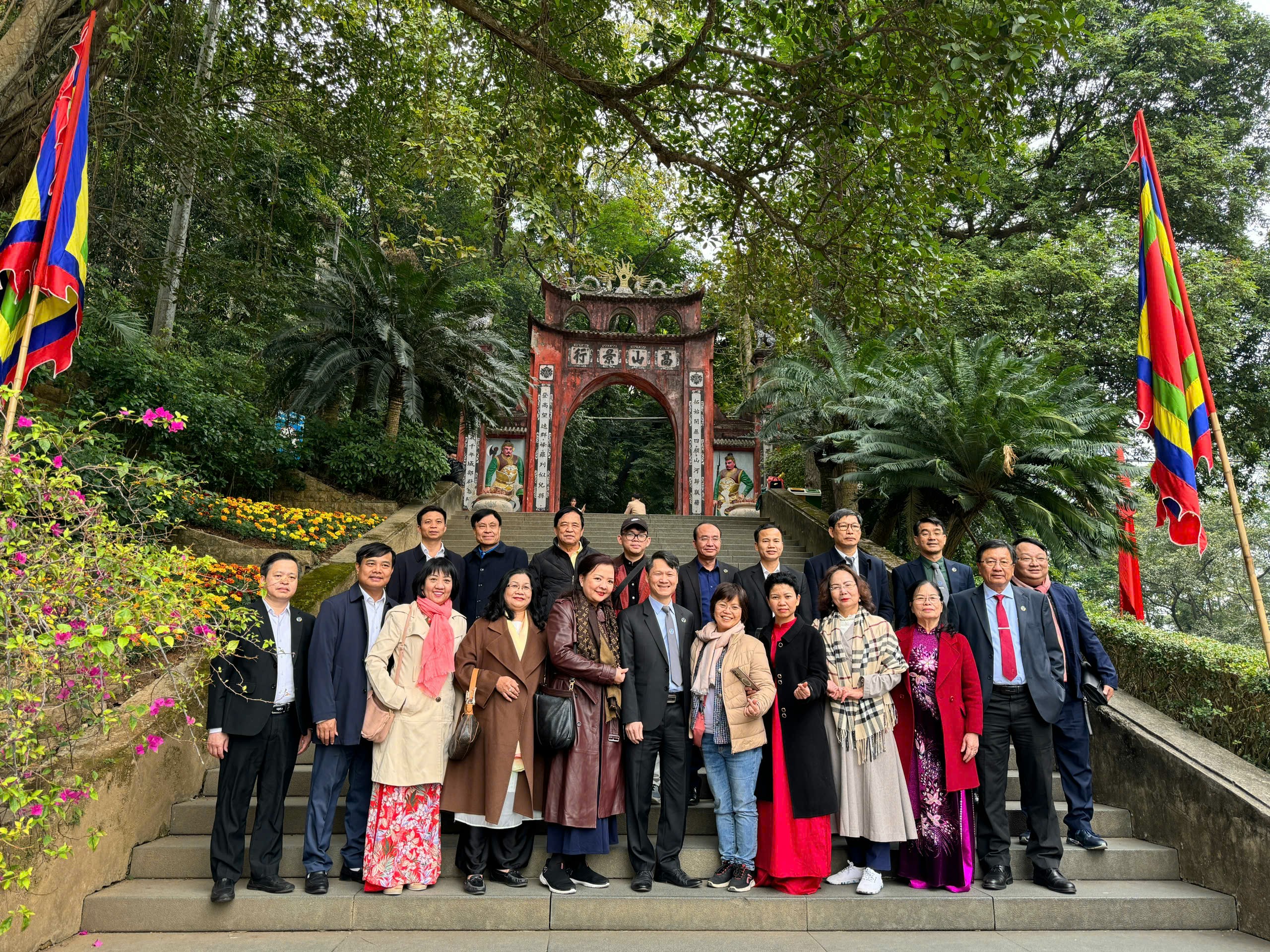 ĐỀN HÙNG – LONG CỐC – THANH THỦY – HỒ HÒA BÌNH – MAI CHÂU