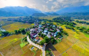 DU LỊCH SINH THÁI BẢN POM COỌNG
