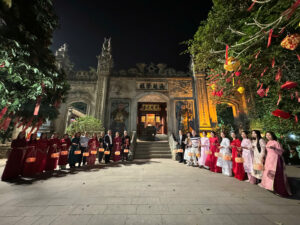 Ấn tượng tour đêm Đền Hùng  “Chạm vào linh thiêng – tìm về cội nguồn”