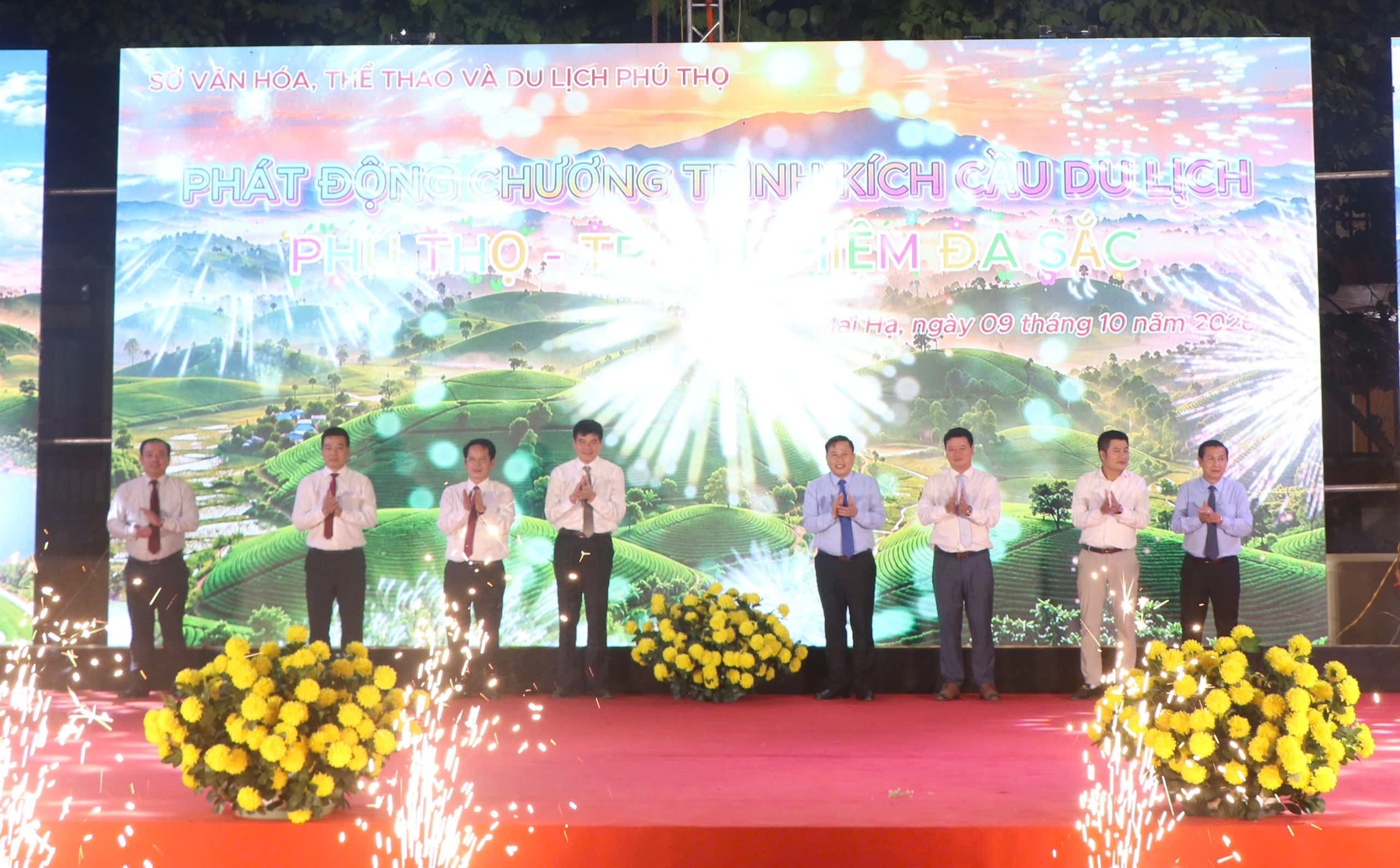 KHAI MẠC CHƯƠNG TRÌNH KÍCH CẦU DU LỊCH  “PHÚ THỌ – TRẢI NGHIỆM ĐA SẮC, MAI CHÂU – MÙA VÀNG”