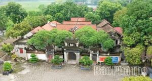 ĐỀN THÍNH – CÕI THIÊNG ĐỨC THÁNH TẢN VIÊN  BÊN TẢ NGẠN SÔNG HỒNG