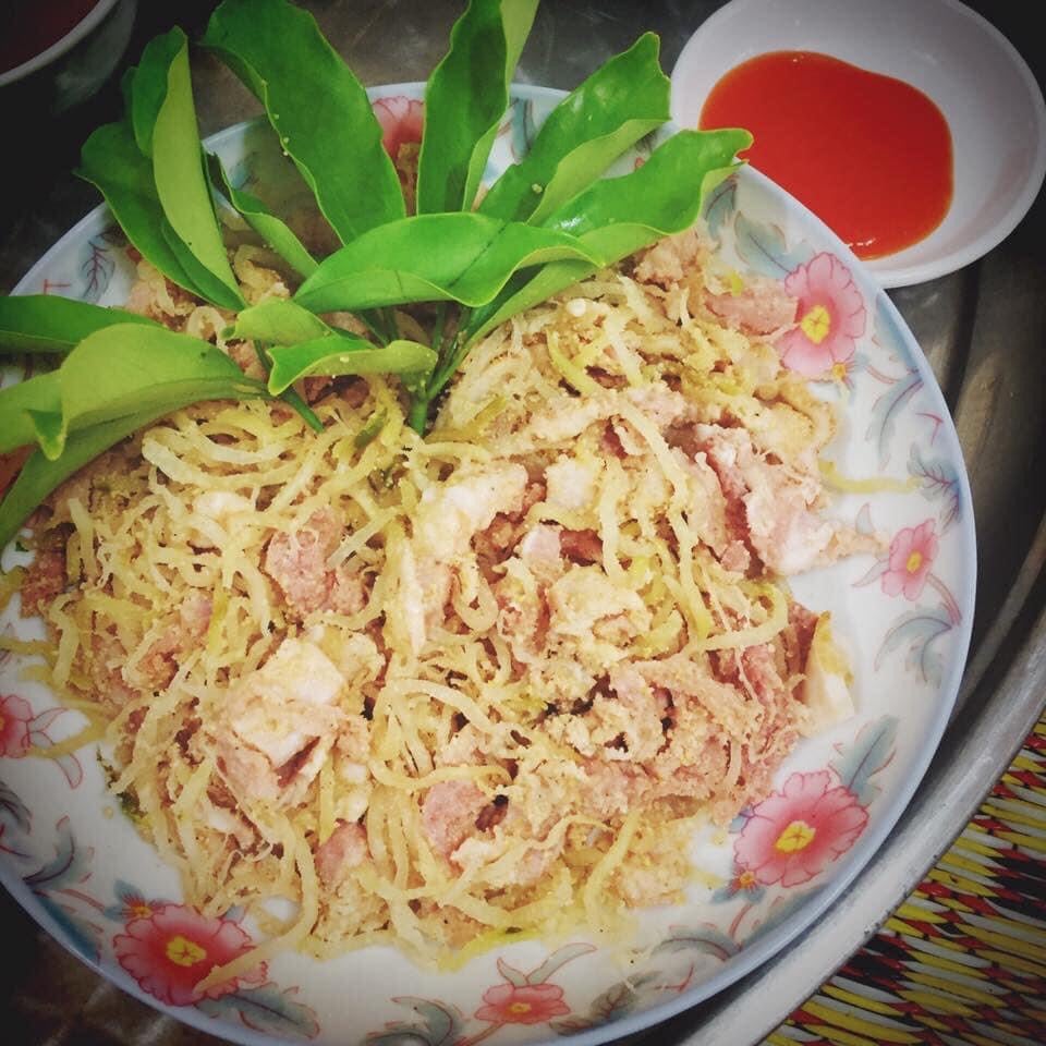 Thịt chua đu đủ- Món ngon lạ miệng của người Mường Tân Sơn